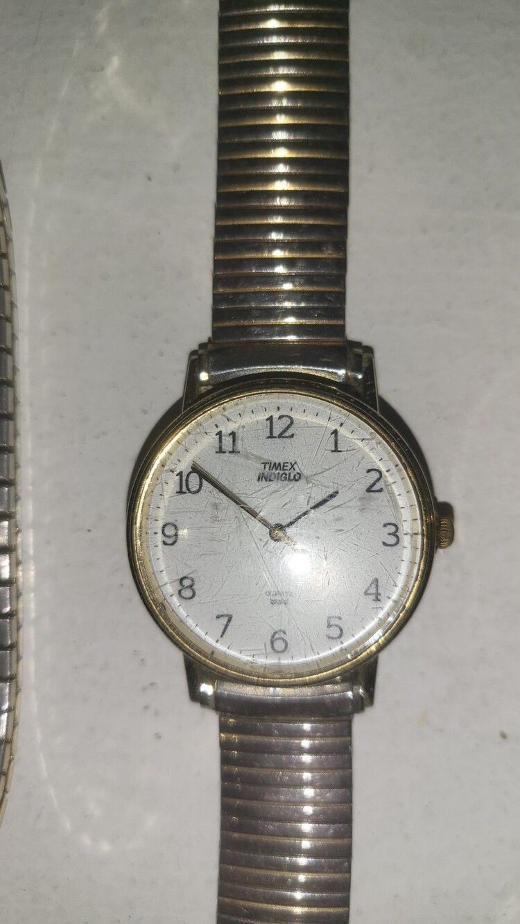 Vintage Watches Lot  of 2 Timex Models - Picture 3 of 3